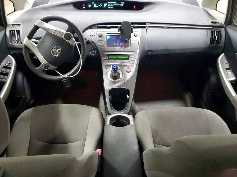 2013 TOYOTA PRIUS ONE  
