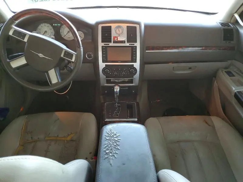 2010 CHRYSLER 300C   