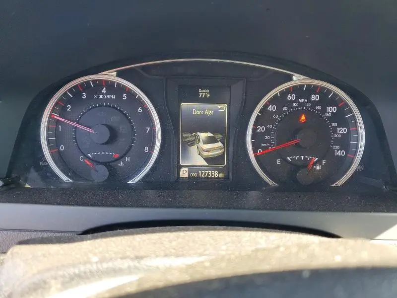2015 TOYOTA CAMRY SE  