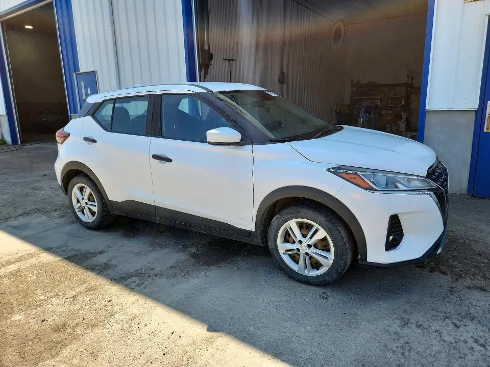 2021 NISSAN KICKS S  
