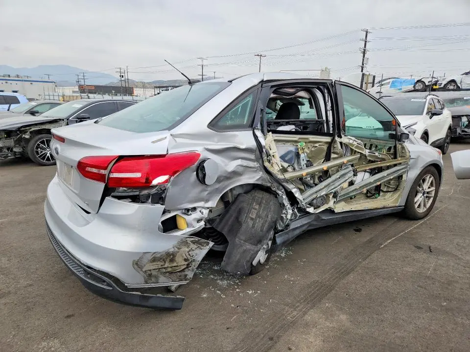 2017 FORD FOCUS SE  