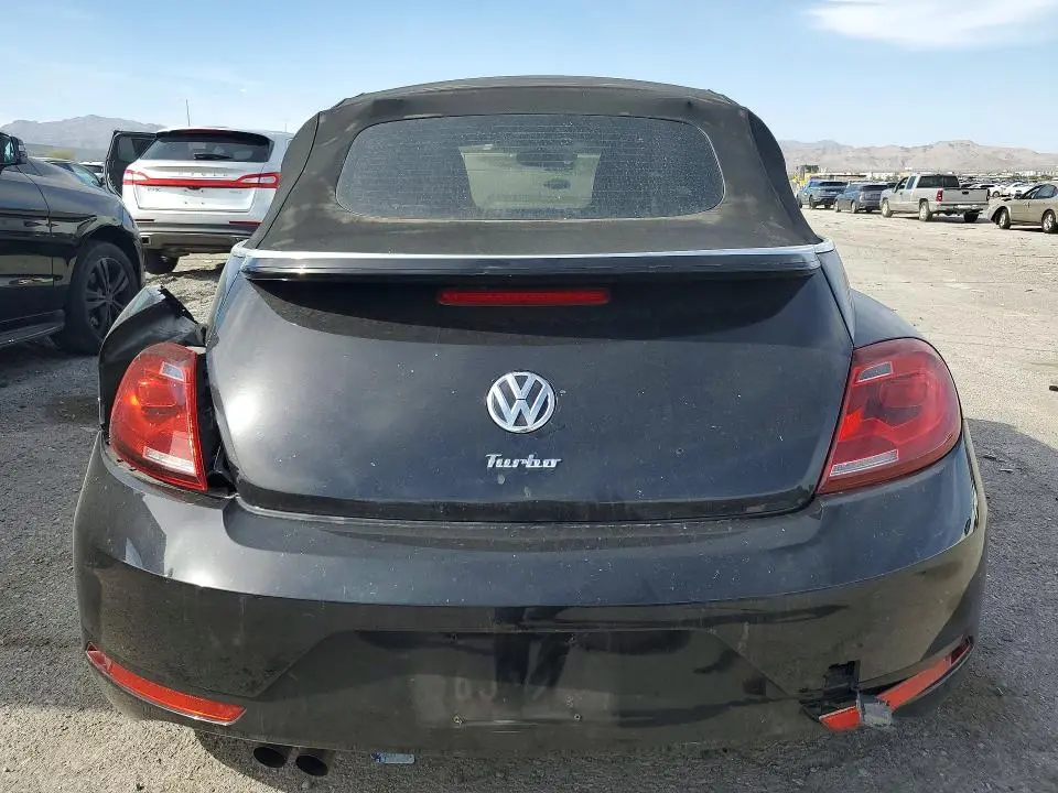 2018 VOLKSWAGEN BEETLE S  