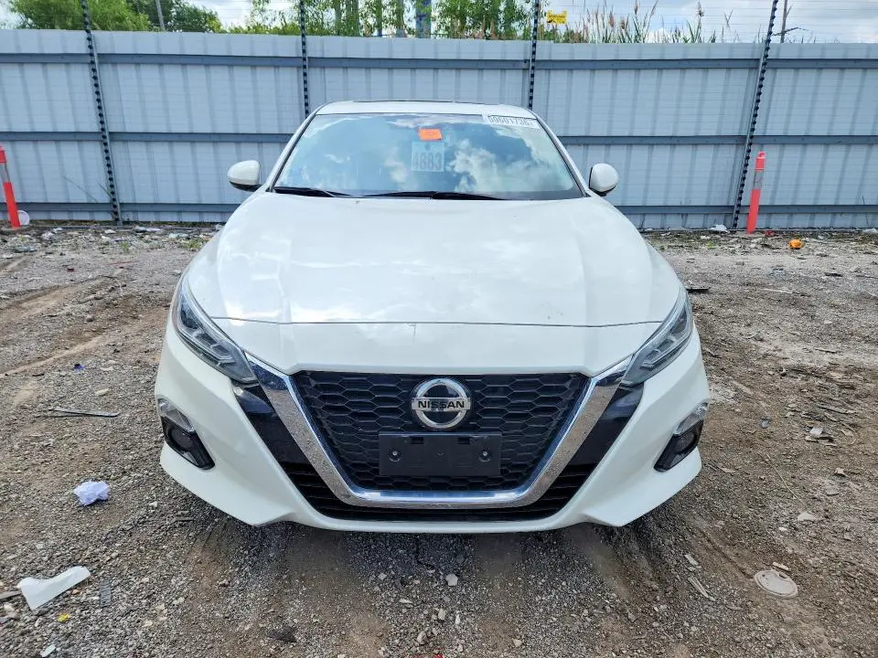 2019 NISSAN ALTIMA SV  