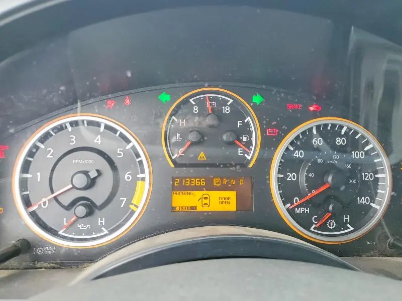 2015 NISSAN TITAN SV  