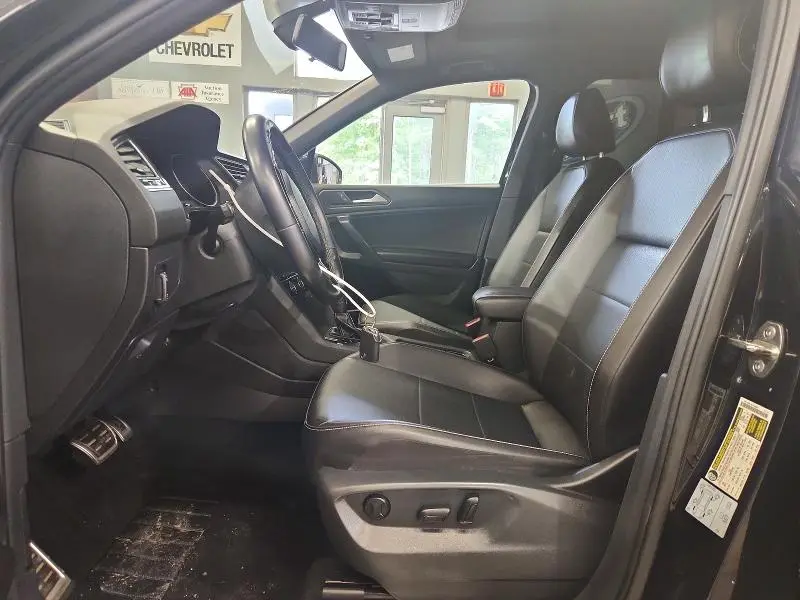 2021 VOLKSWAGEN TIGUAN SE  