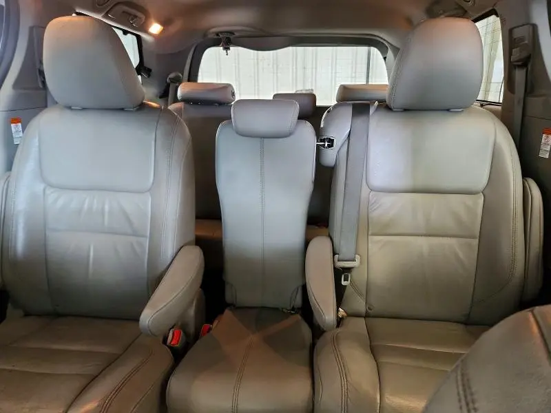 2015 TOYOTA SIENNA XLE PREMIUM 8-PASSENGER  