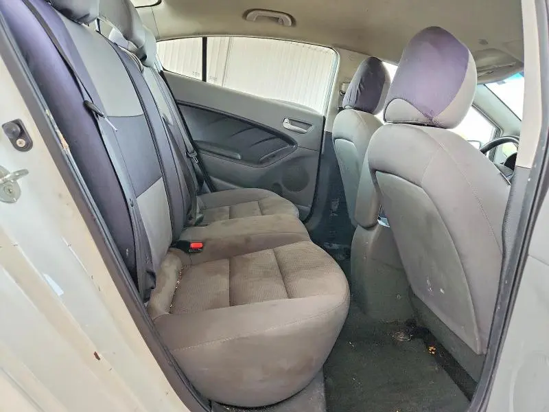 2017 KIA FORTE LX  