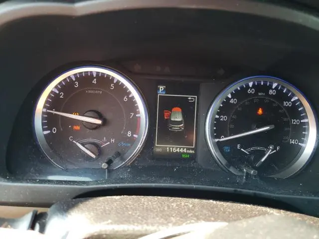 2019 TOYOTA HIGHLANDER SE  