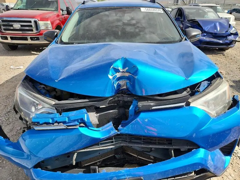 2018 TOYOTA RAV4 LE  