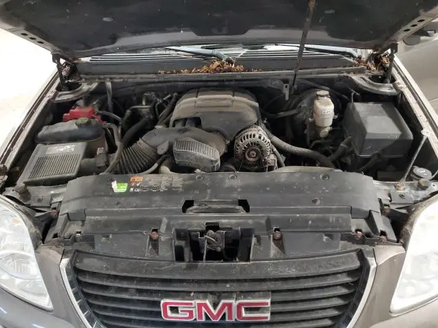 2013 GMC YUKON SLE  