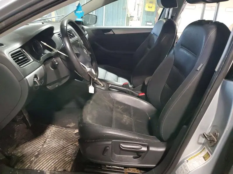 2013 VOLKSWAGEN JETTA SE  