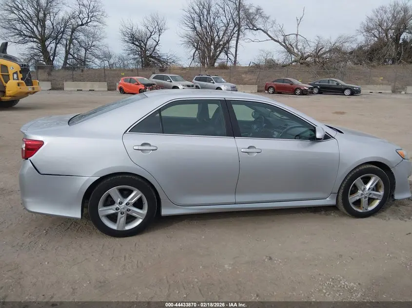 2013 TOYOTA CAMRY SE