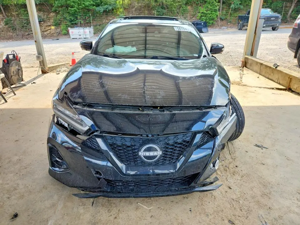 2023 NISSAN MAXIMA SR  