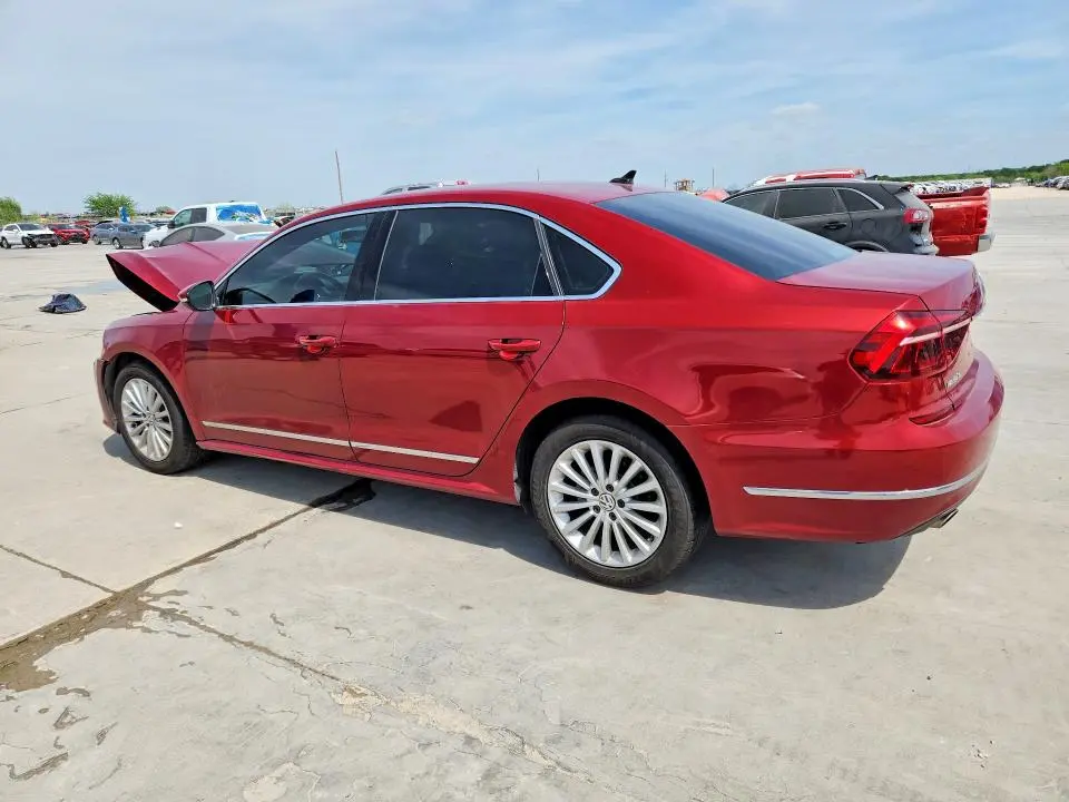 2017 VOLKSWAGEN PASSAT SE  