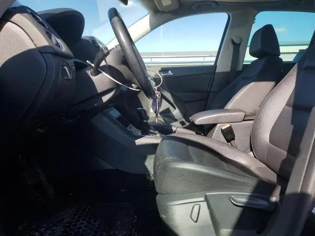 2012 VOLKSWAGEN TIGUAN S  
