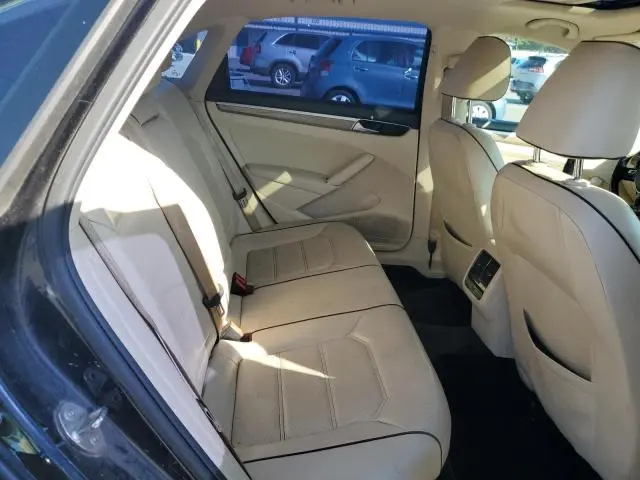 2018 VOLKSWAGEN PASSAT SE