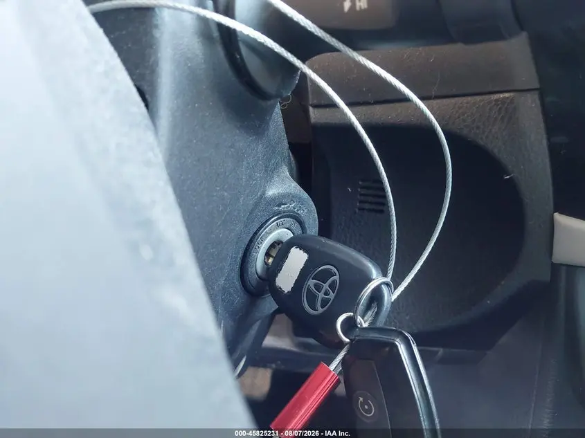 2014 TOYOTA COROLLA LE PLUS