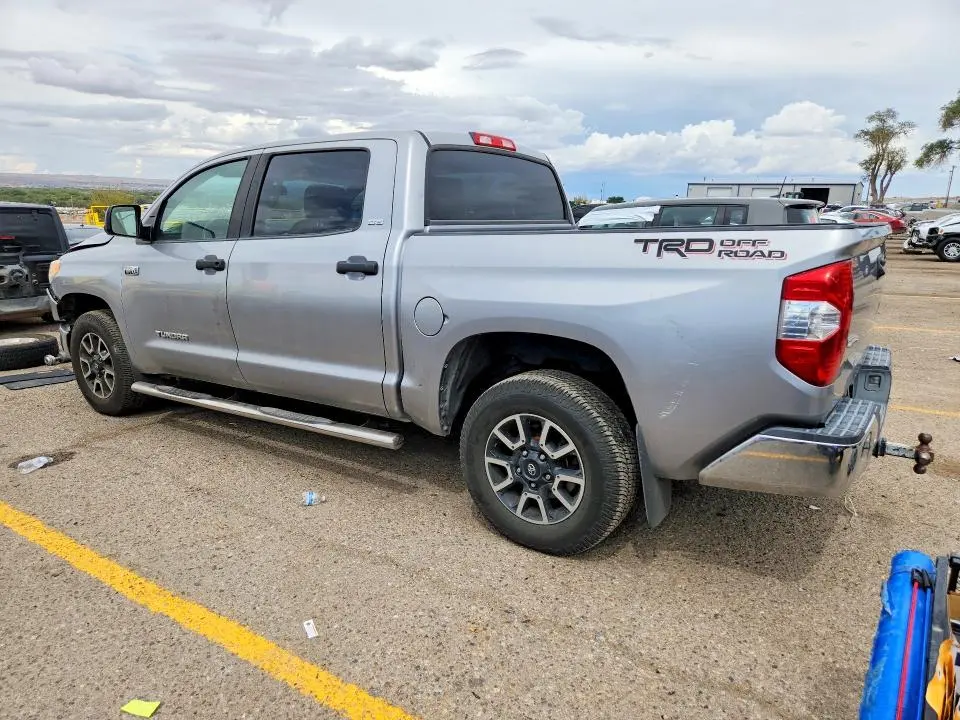 2015 TOYOTA TUNDRA CREWMAX SR5  