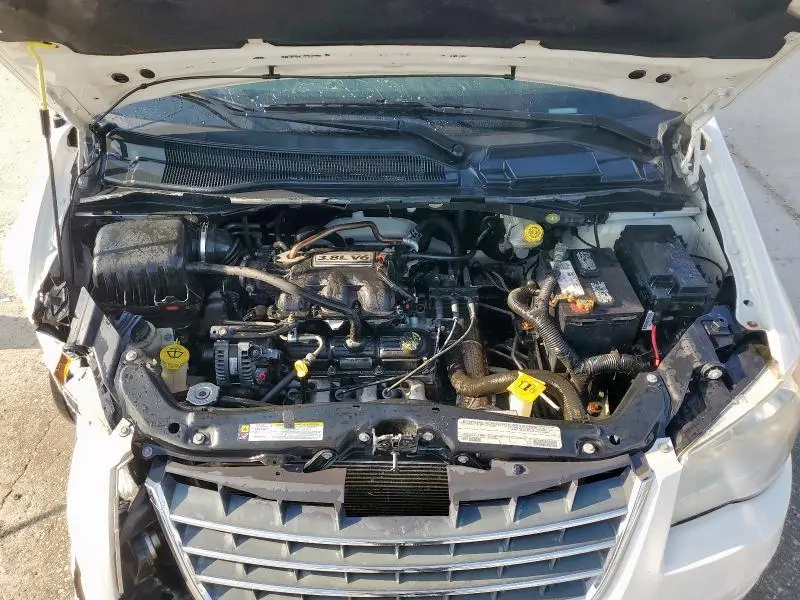 2010 CHRYSLER TOWN & COUNTRY LX  