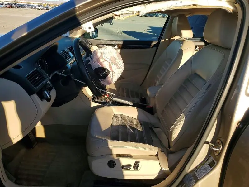 2015 VOLKSWAGEN PASSAT SEL  