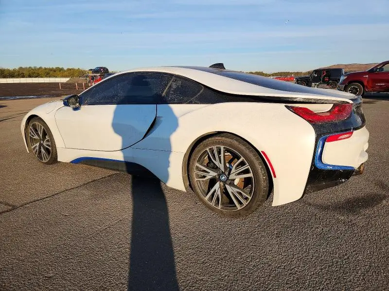 2015 BMW I8   