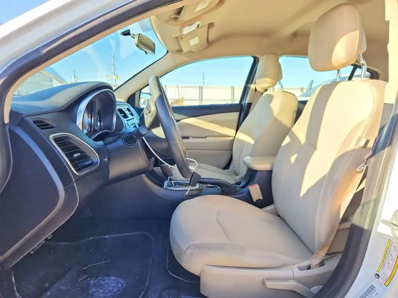 2014 CHRYSLER 200 LX  