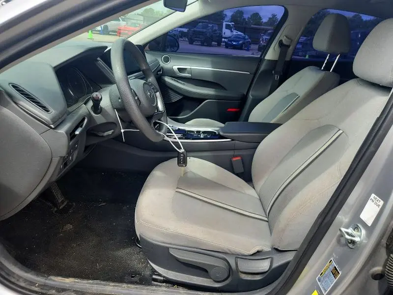2021 HYUNDAI SONATA SE  