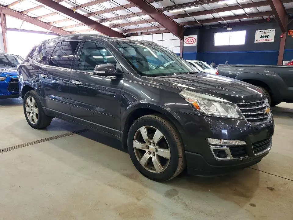 2017 CHEVROLET TRAVERSE LT  