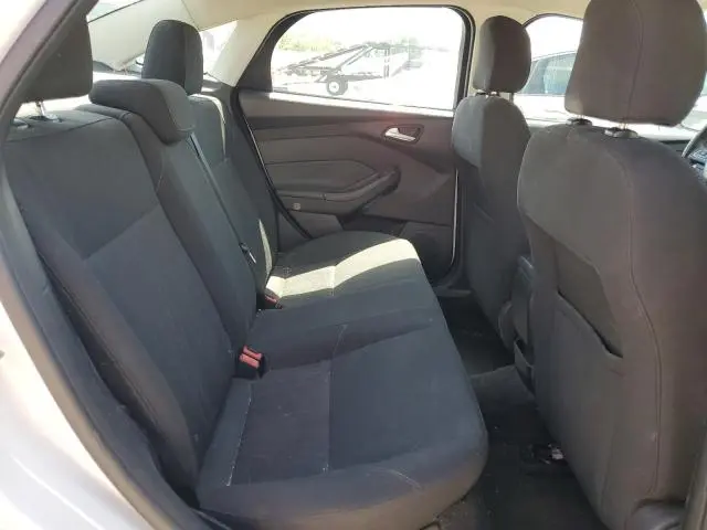 2015 FORD FOCUS SE  