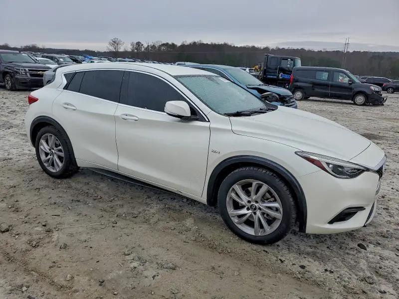 2017 INFINITI QX30 BASE  