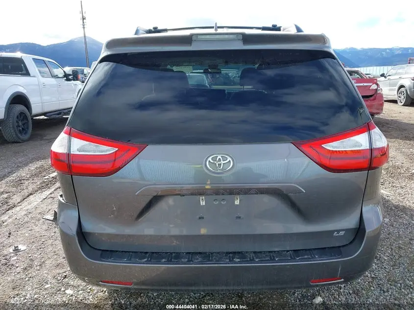 2019 TOYOTA SIENNA LE 8 PASSENGER