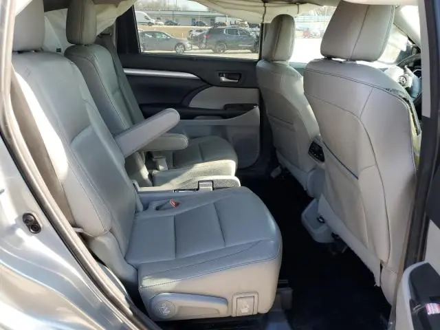 2016 TOYOTA HIGHLANDER XLE
