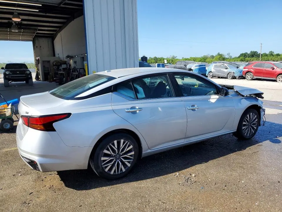 2024 NISSAN ALTIMA SV  