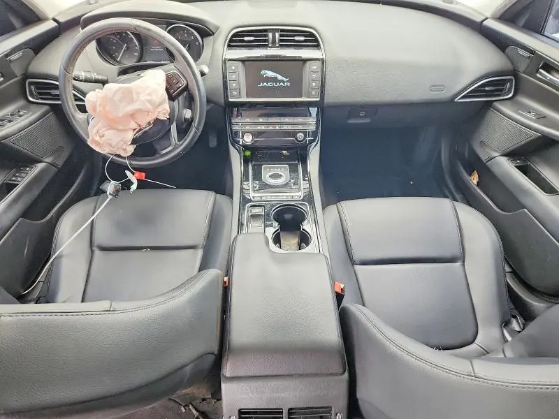 2017 JAGUAR XE PREMIUM  