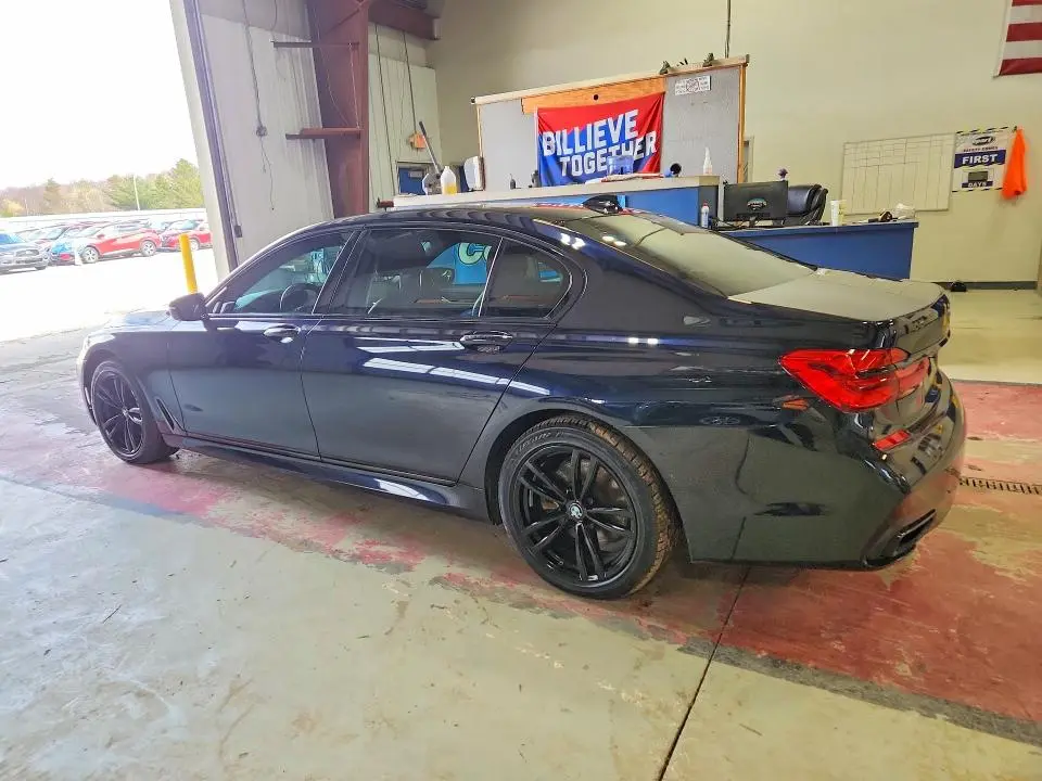 2017 BMW 750 XI  