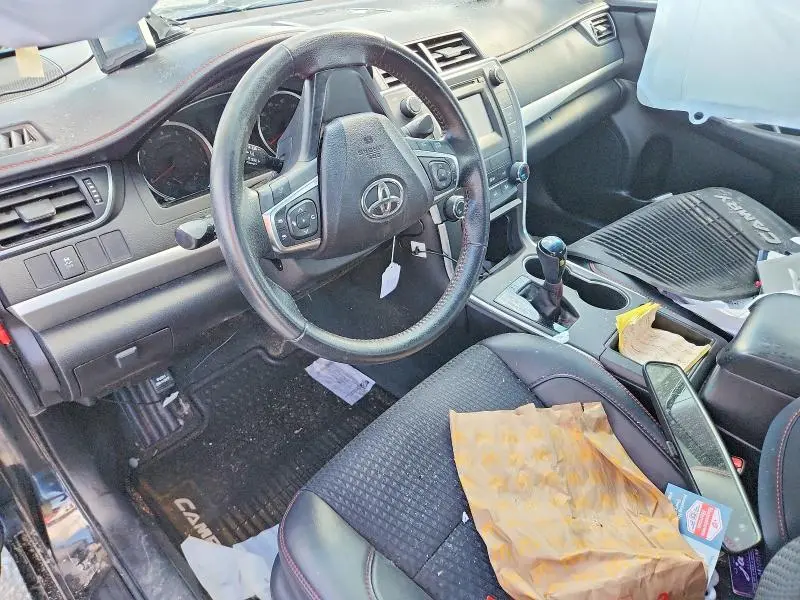2015 TOYOTA CAMRY SE  