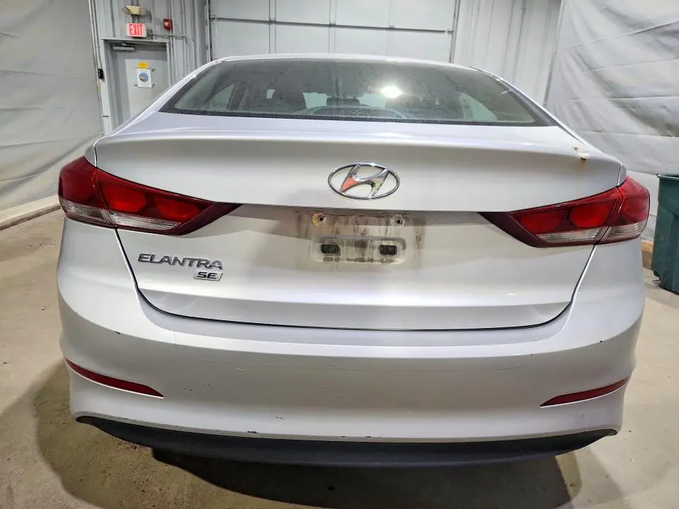 2018 HYUNDAI ELANTRA SE  