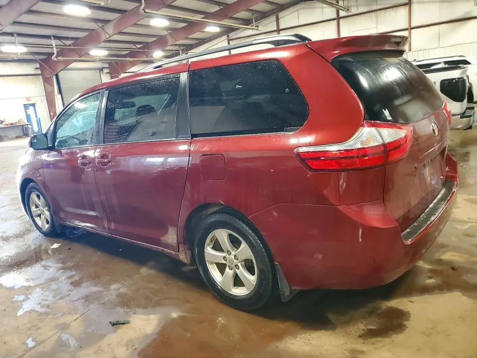 2017 TOYOTA SIENNA LE  