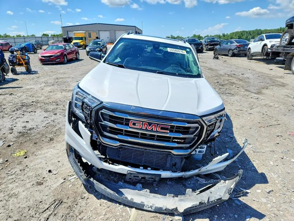 2023 GMC TERRAIN AT4  