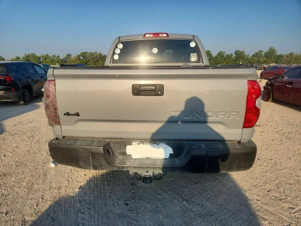 2018 TOYOTA TUNDRA CREWMAX SR5  