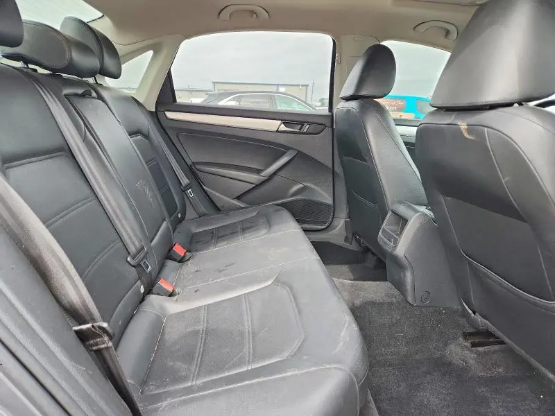 2012 VOLKSWAGEN PASSAT SE  