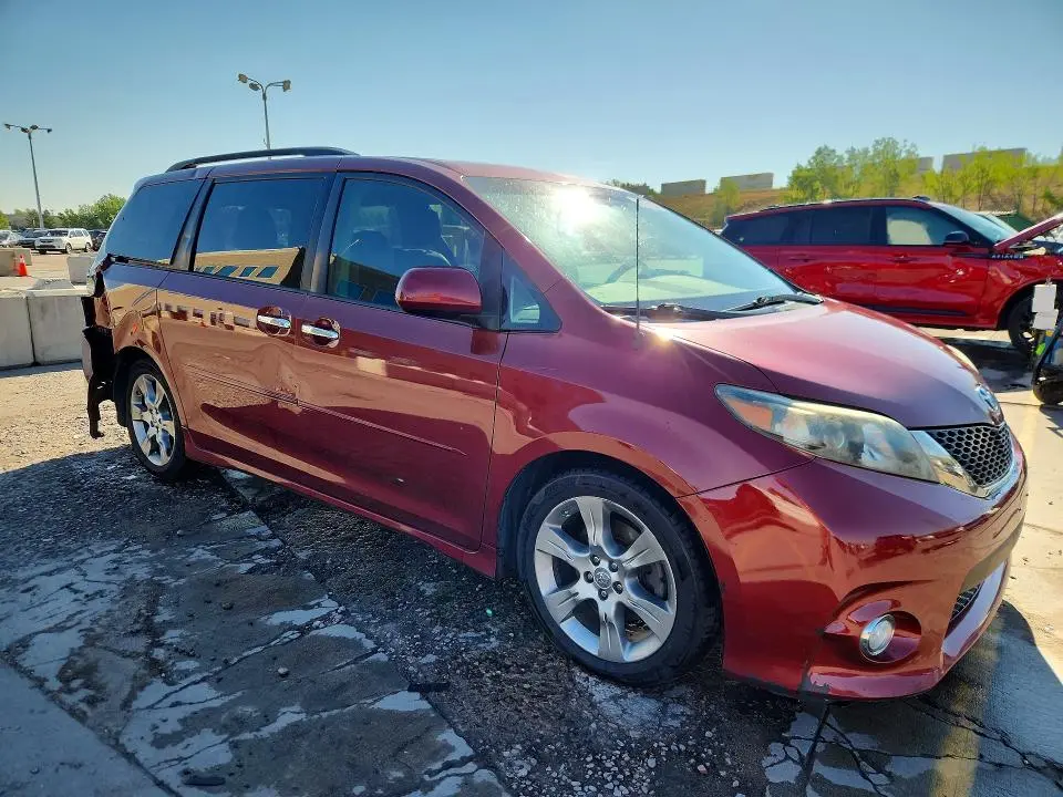 2013 TOYOTA SIENNA SPORT  