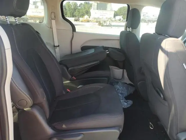 2020 CHRYSLER VOYAGER LX  