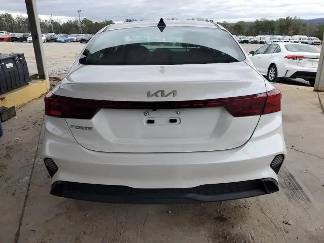 2023 KIA FORTE LX  