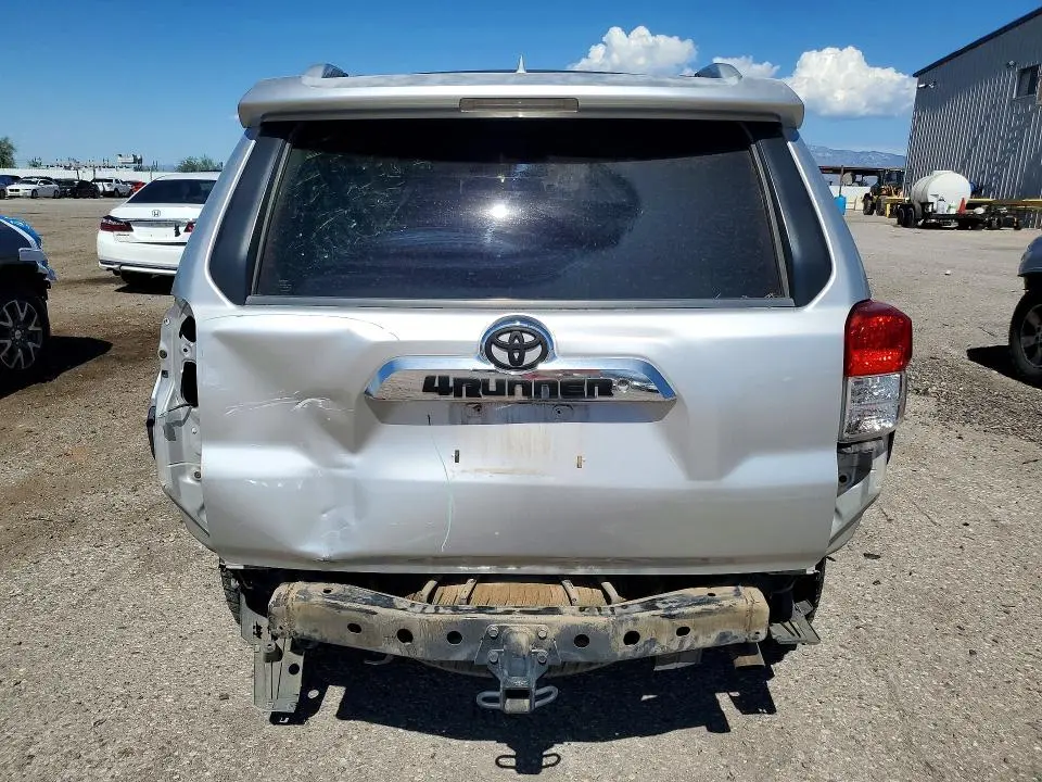 2010 TOYOTA 4RUNNER SR5  