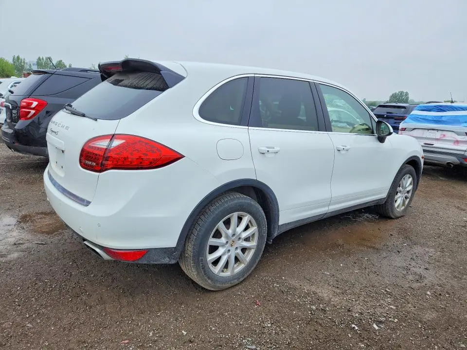 2013 PORSCHE CAYENNE   