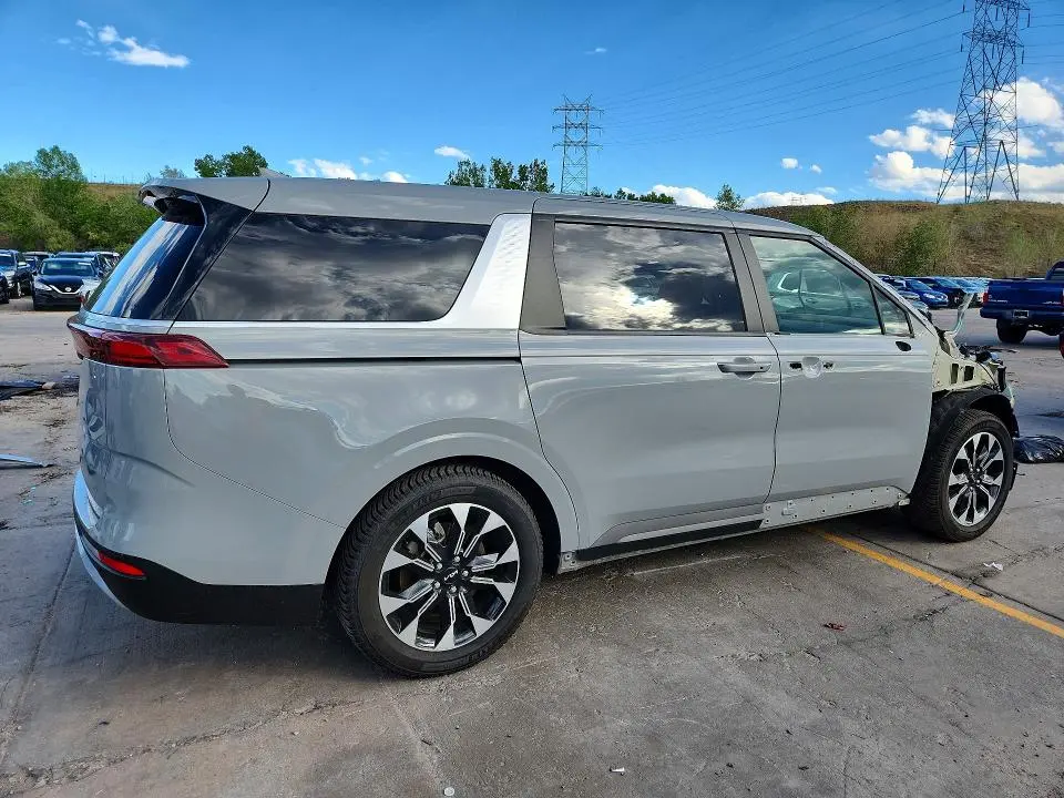 2024 KIA CARNIVAL EX  