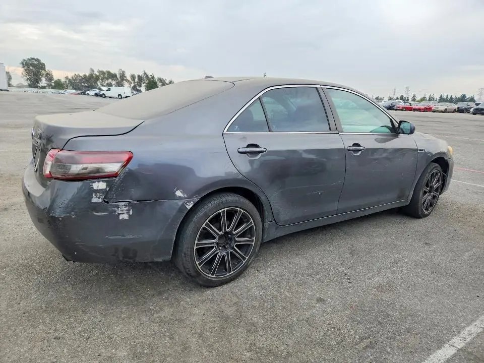 2011 TOYOTA CAMRY LE  