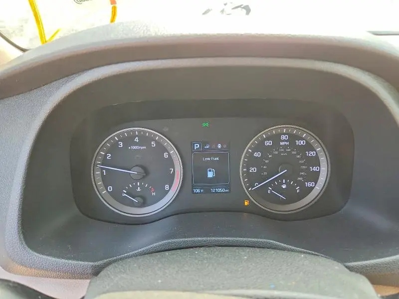 2016 HYUNDAI TUCSON SE  