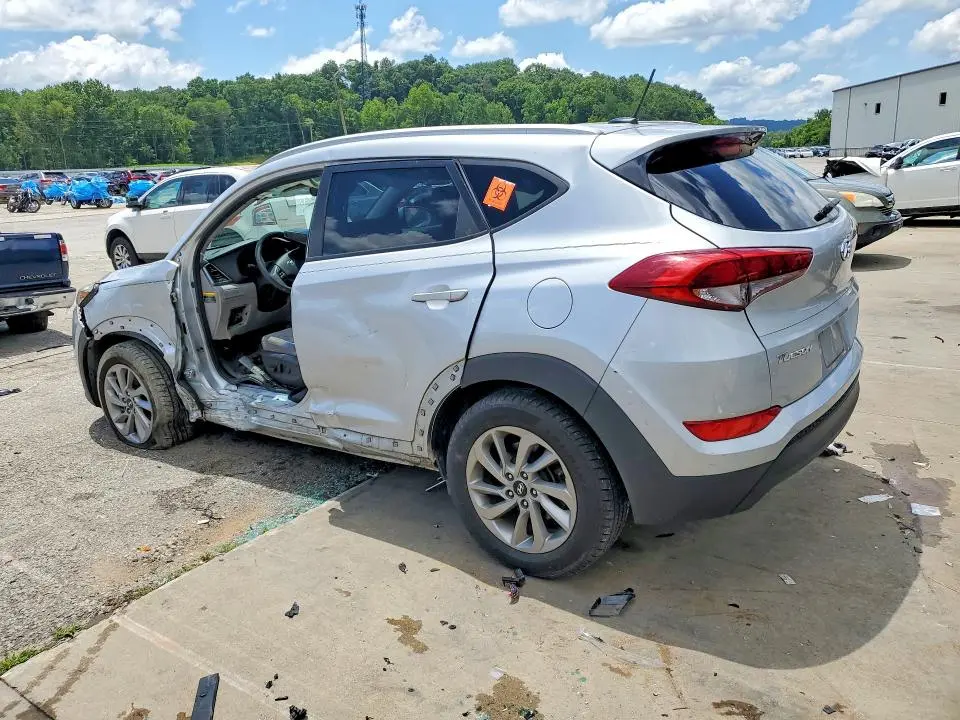 2016 HYUNDAI TUCSON SE  